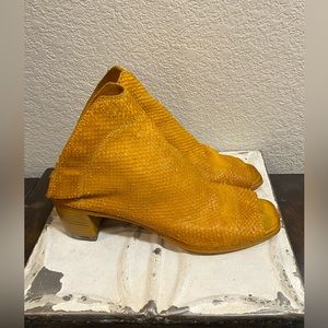 Lemargo Italian Leather Snakeskin Sandals